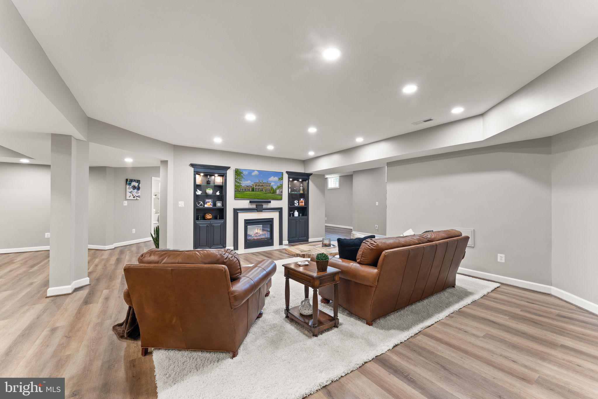 LANSDOWNE ON THE POTOMAC - Residential