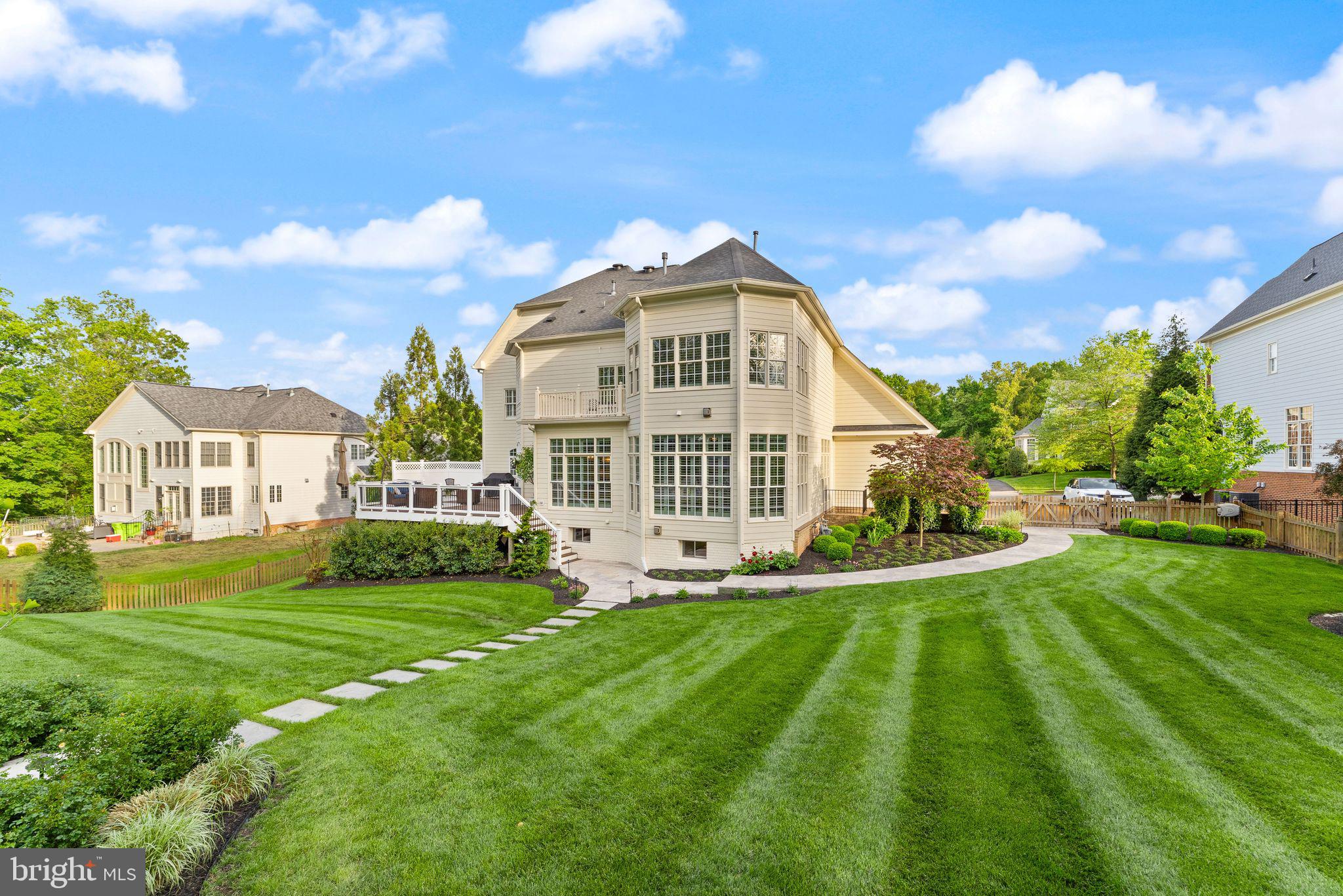 LANSDOWNE ON THE POTOMAC - Residential