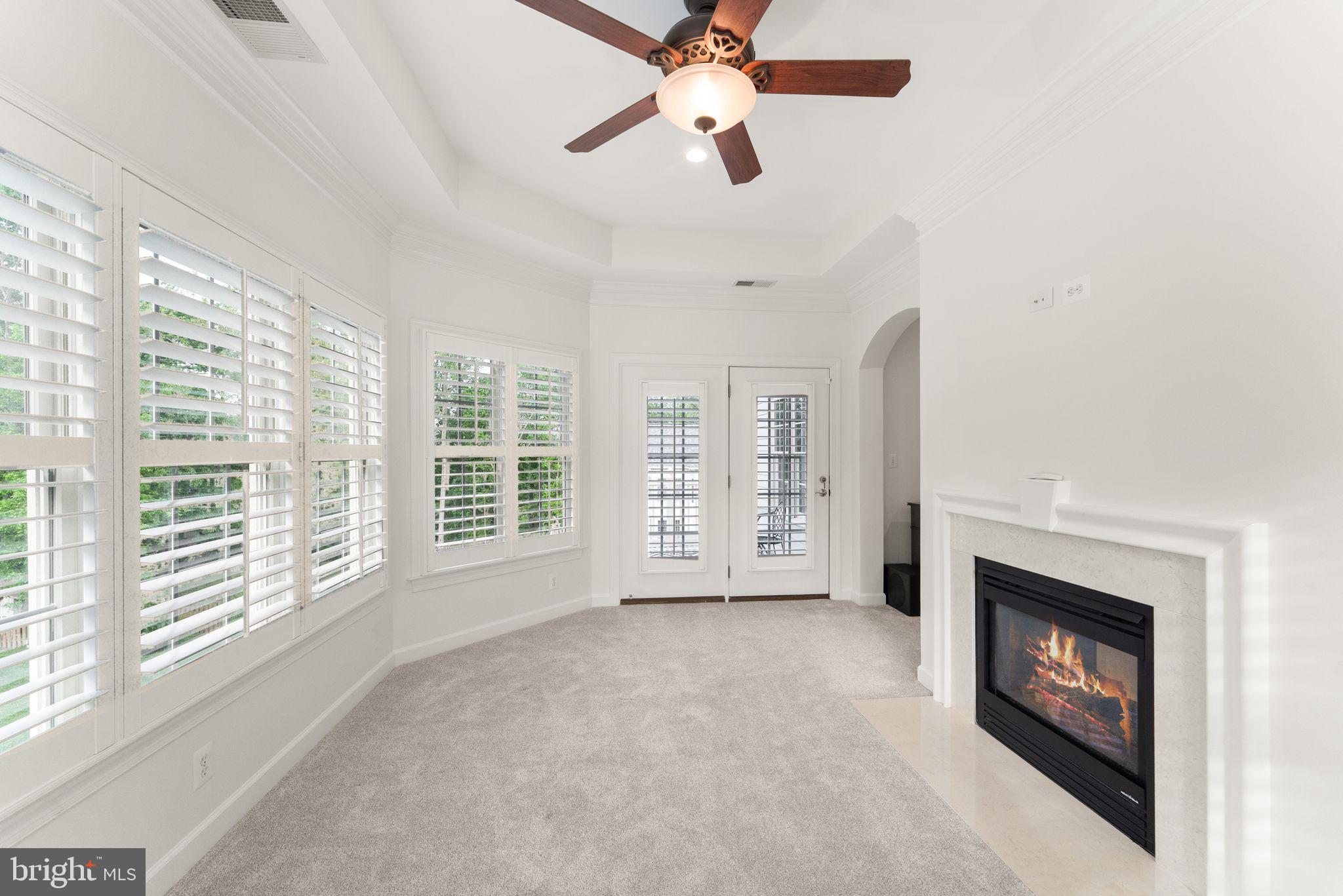 LANSDOWNE ON THE POTOMAC - Residential