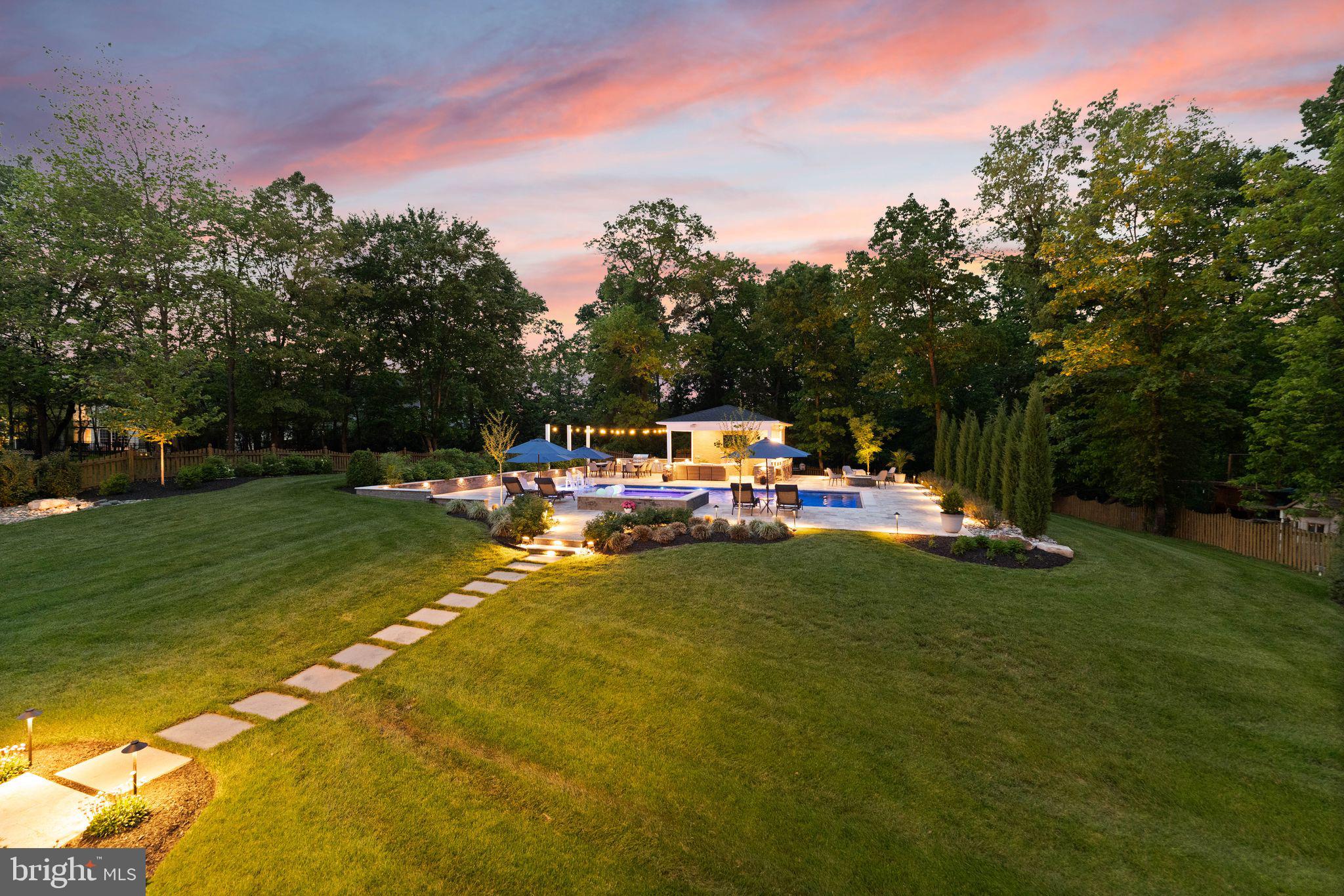 LANSDOWNE ON THE POTOMAC - Residential