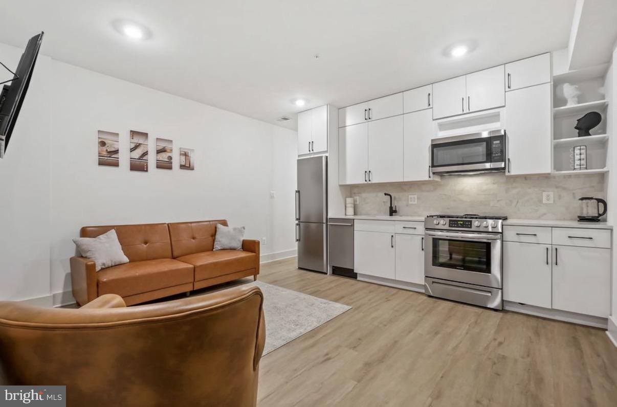 256 SE 15TH STREET SE 1