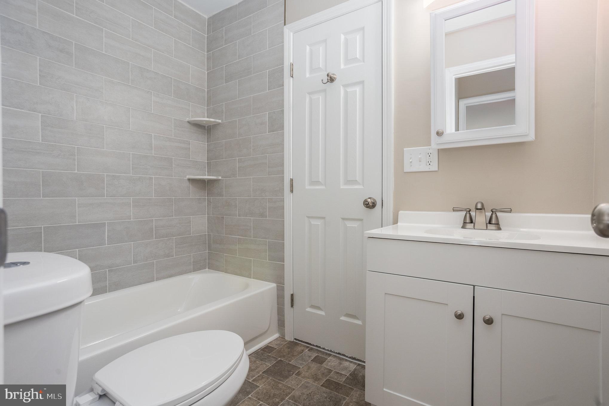 FOUR SEASONS - Residential