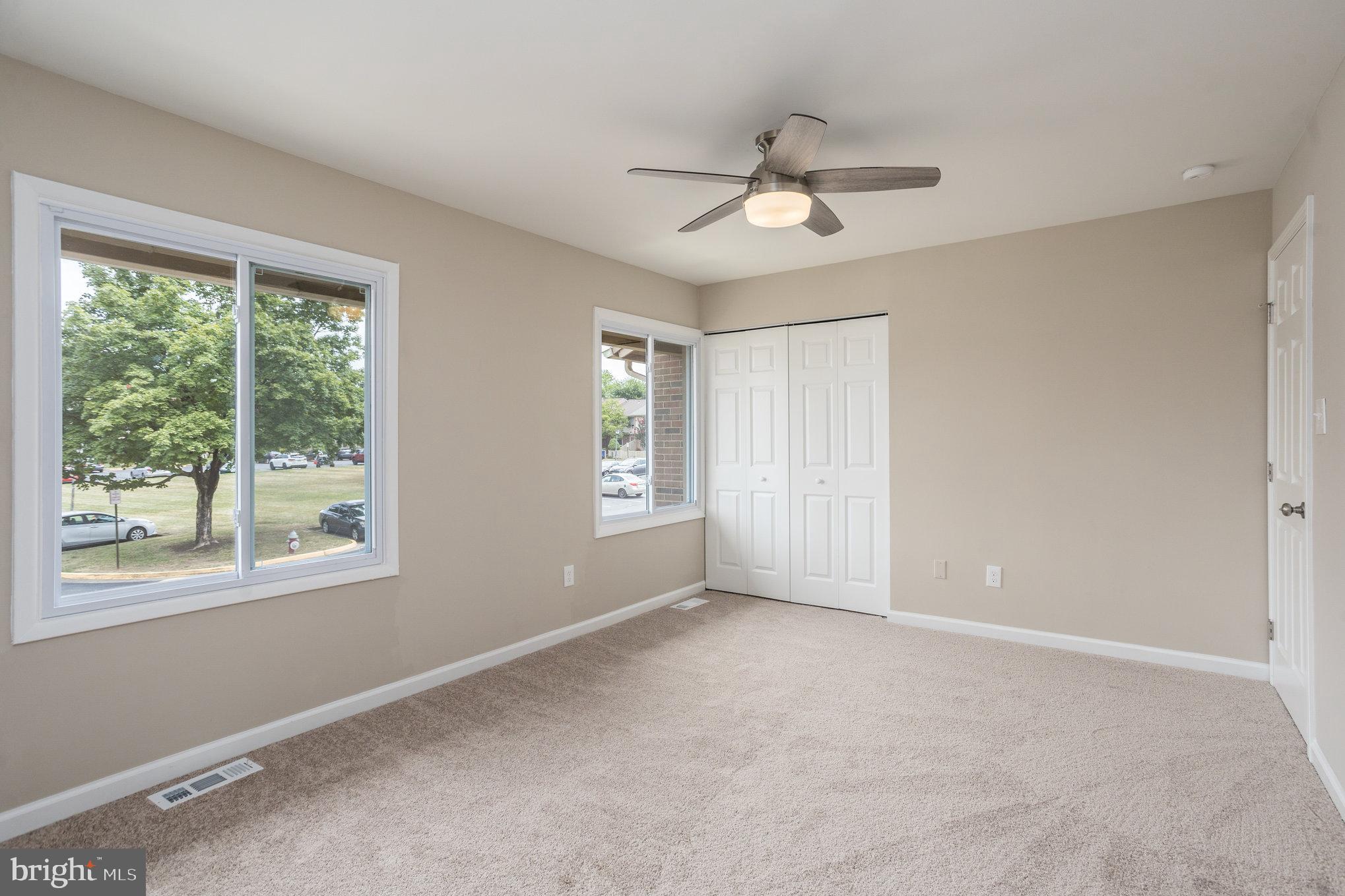 FOUR SEASONS - Residential