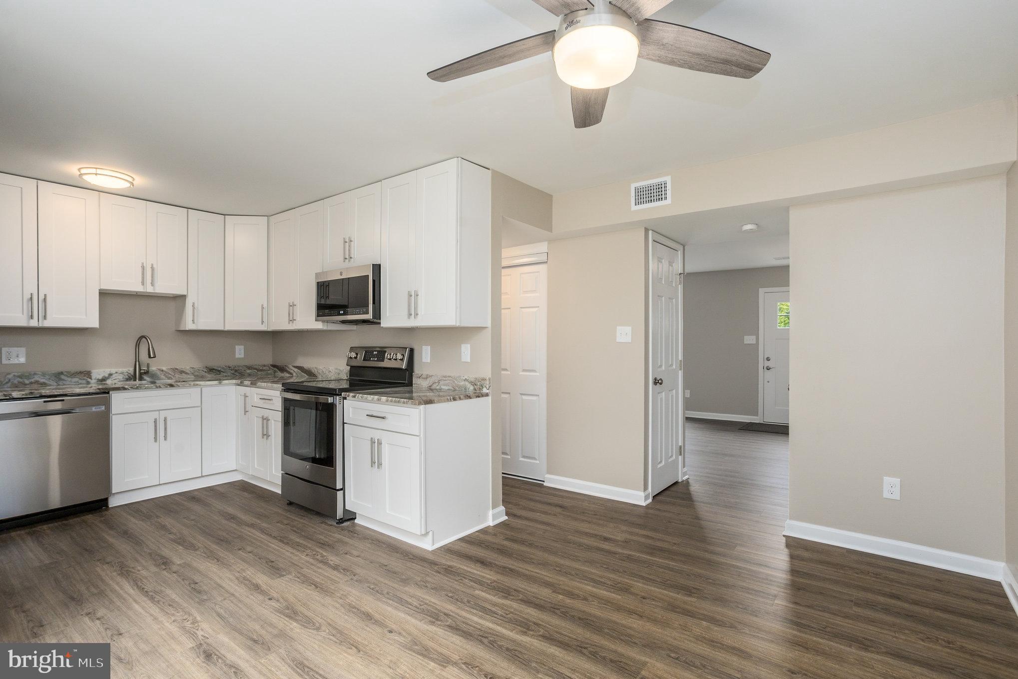 FOUR SEASONS - Residential