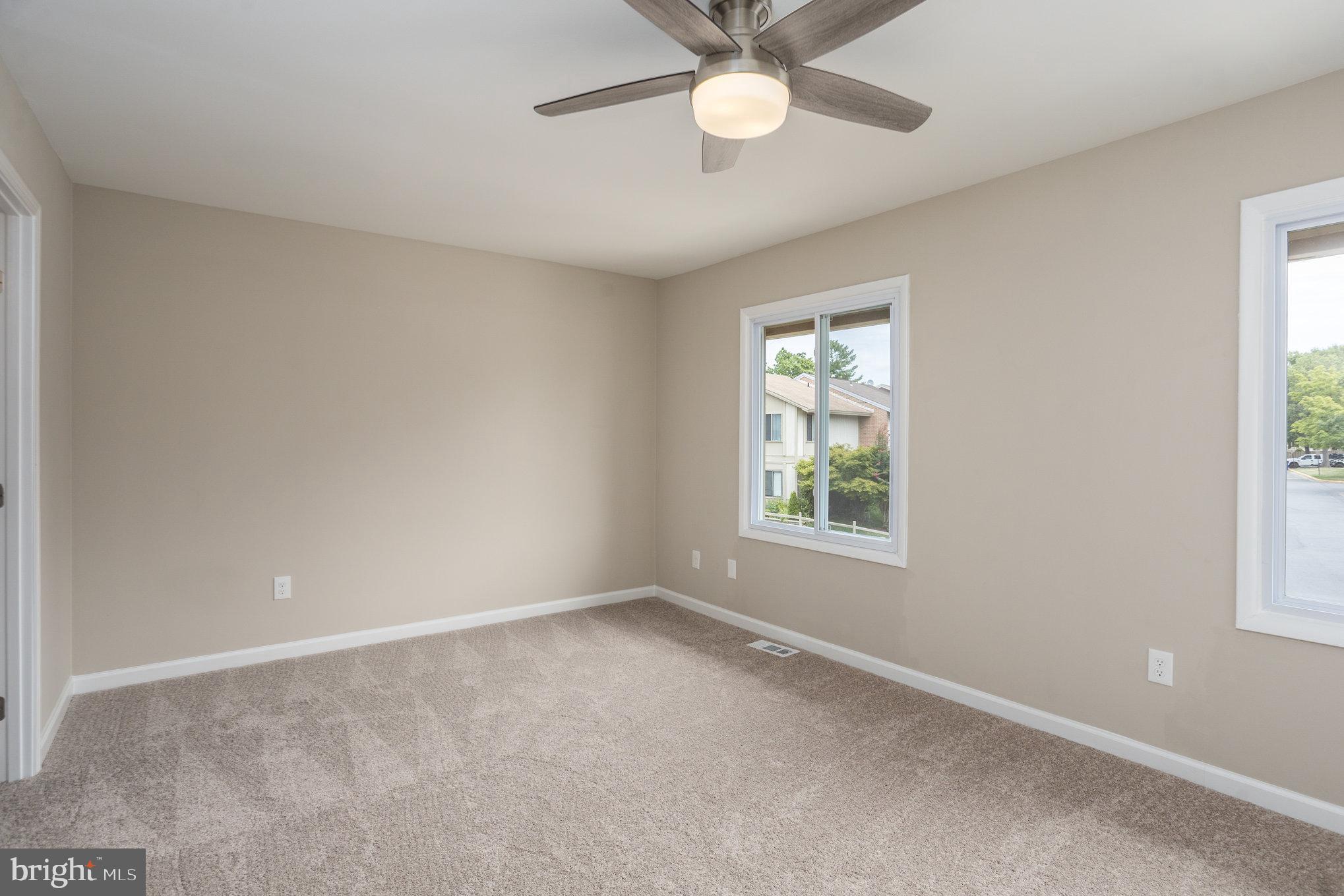 FOUR SEASONS - Residential