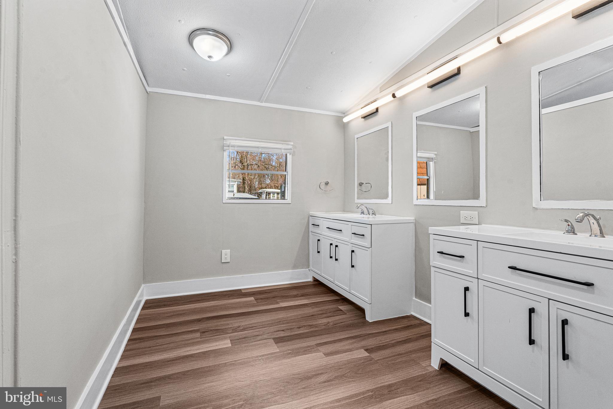 HARFORD MOBILE VILLAGE - Residential