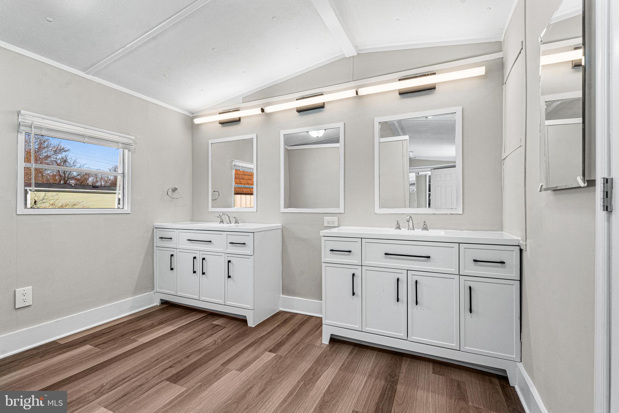 HARFORD MOBILE VILLAGE - Residential