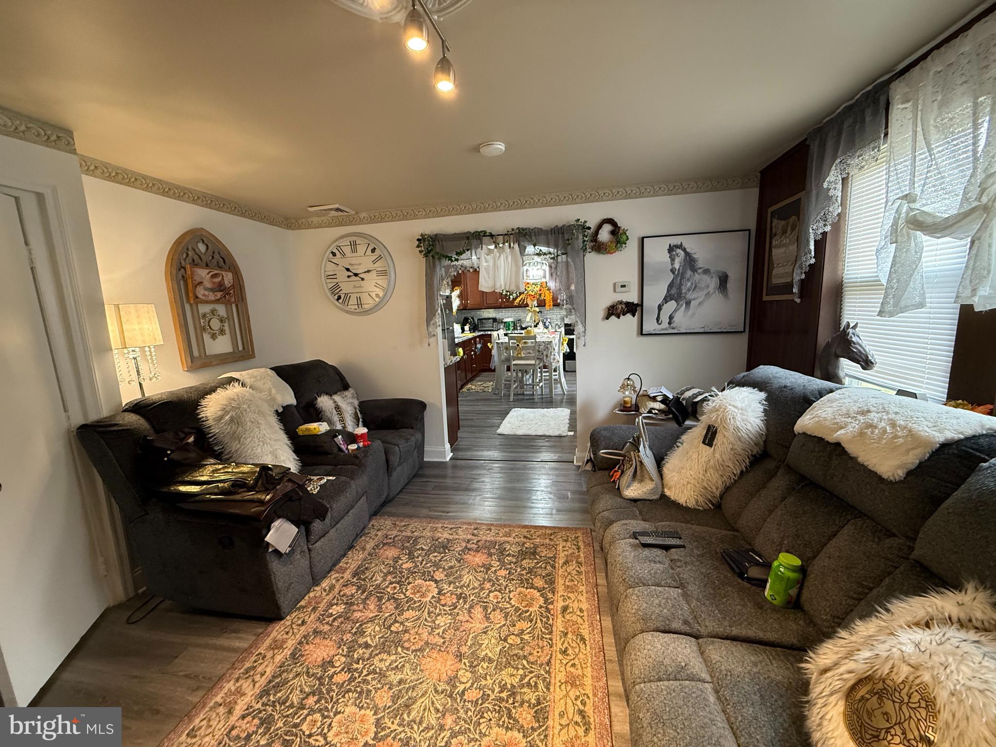 305 LINCOLN AVENUE
