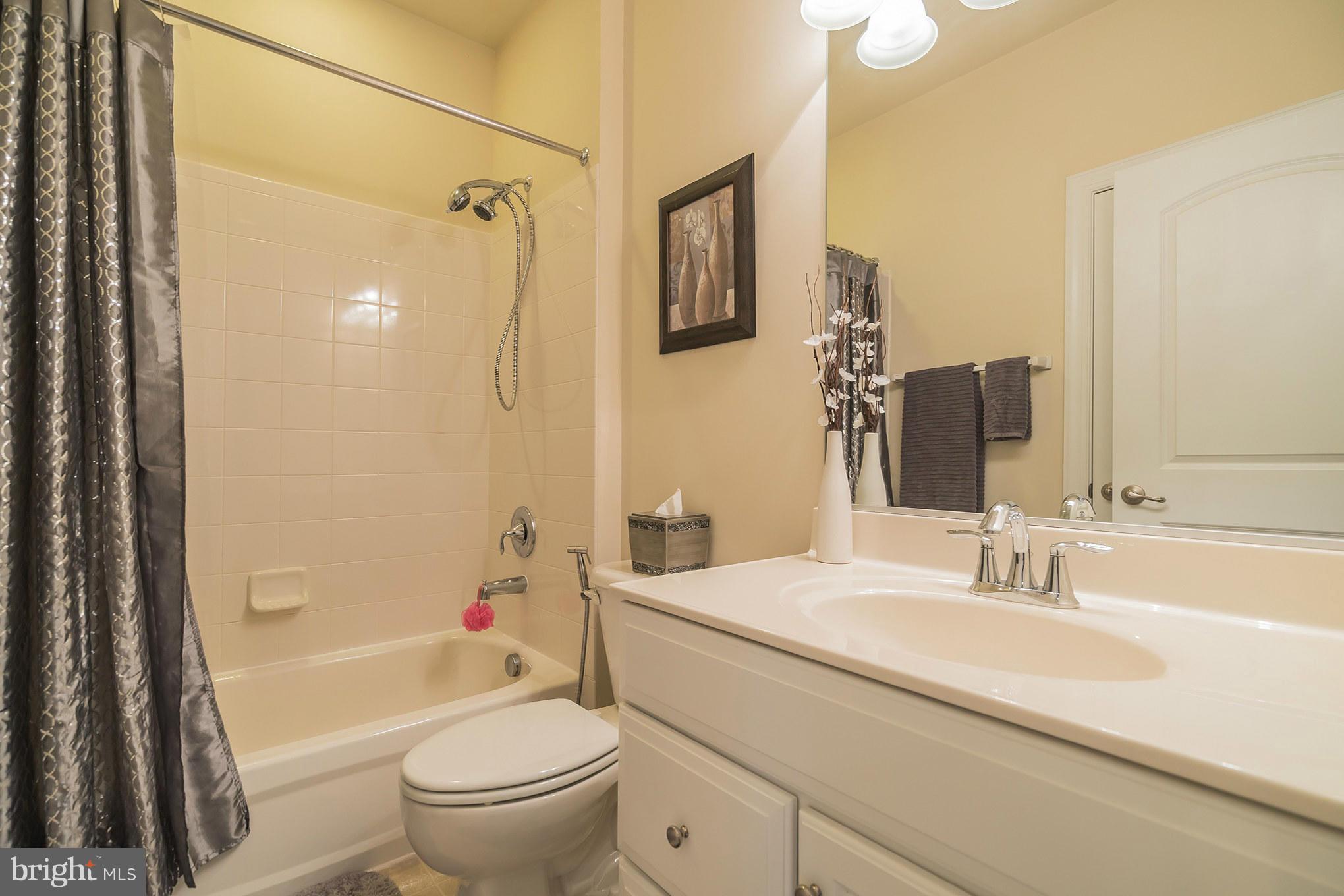 POTOMAC CLUB - Residential Lease