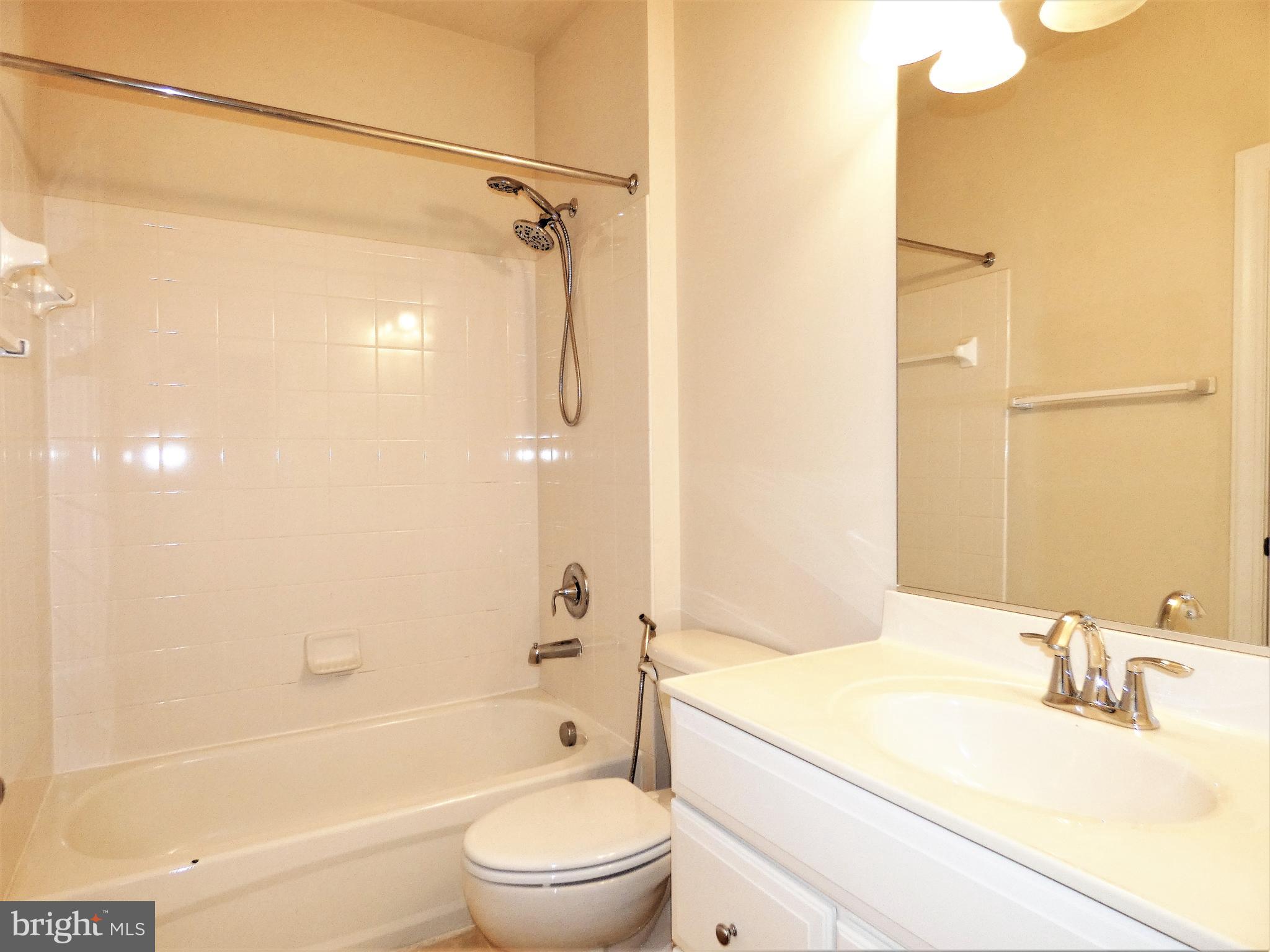 POTOMAC CLUB - Residential Lease