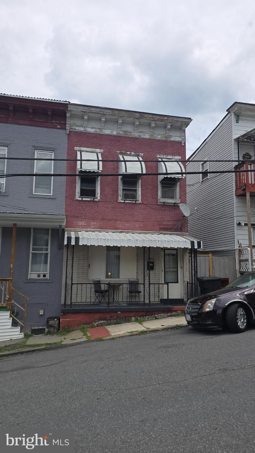 Pottsville Investor Special – 2 Bed, 1 Bath
Bring your tool belt and your vision. This Pottsville two-bed, one-bath offers a straightforward path to sweat-equity for an owner-occupant or a solid value-add for an investor. The layout is efficient, the rooms have good natural light, and the home is ready for the updates you want—think flooring, paint, kitchen/bath refresh, and exterior TLC. Whether you’re planning to hold as a rental or improve and resell, the numbers can make sense with the right game plan. Renovation or cash financing is likely the best fit. Convenient Pottsville location with access to local amenities, dining, and commuter routes.
Sold as-is; buyer responsible for due diligence and any municipal requirements.