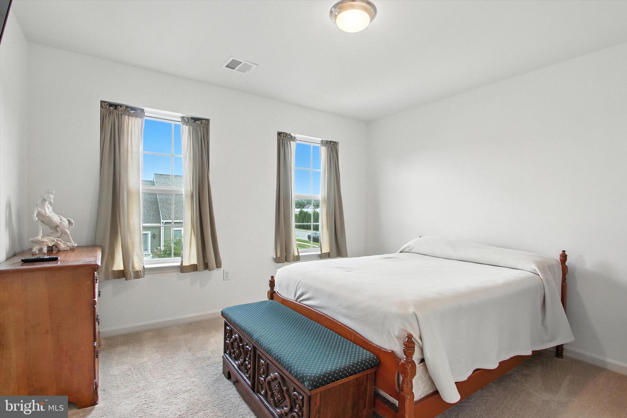 PARADISE VILLAGE - Residential