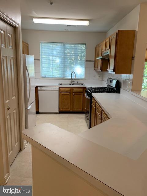 CEDAR LAKES - Residential Lease