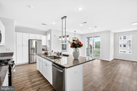 Townhouse For Sale - 728 Station Road<br/> DUNELLEN, NJ 08812