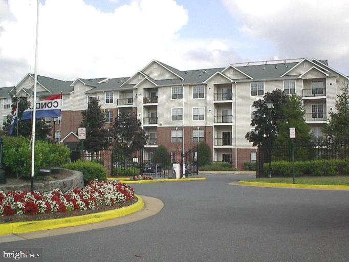 GATES OF MCLEAN - Residential Lease