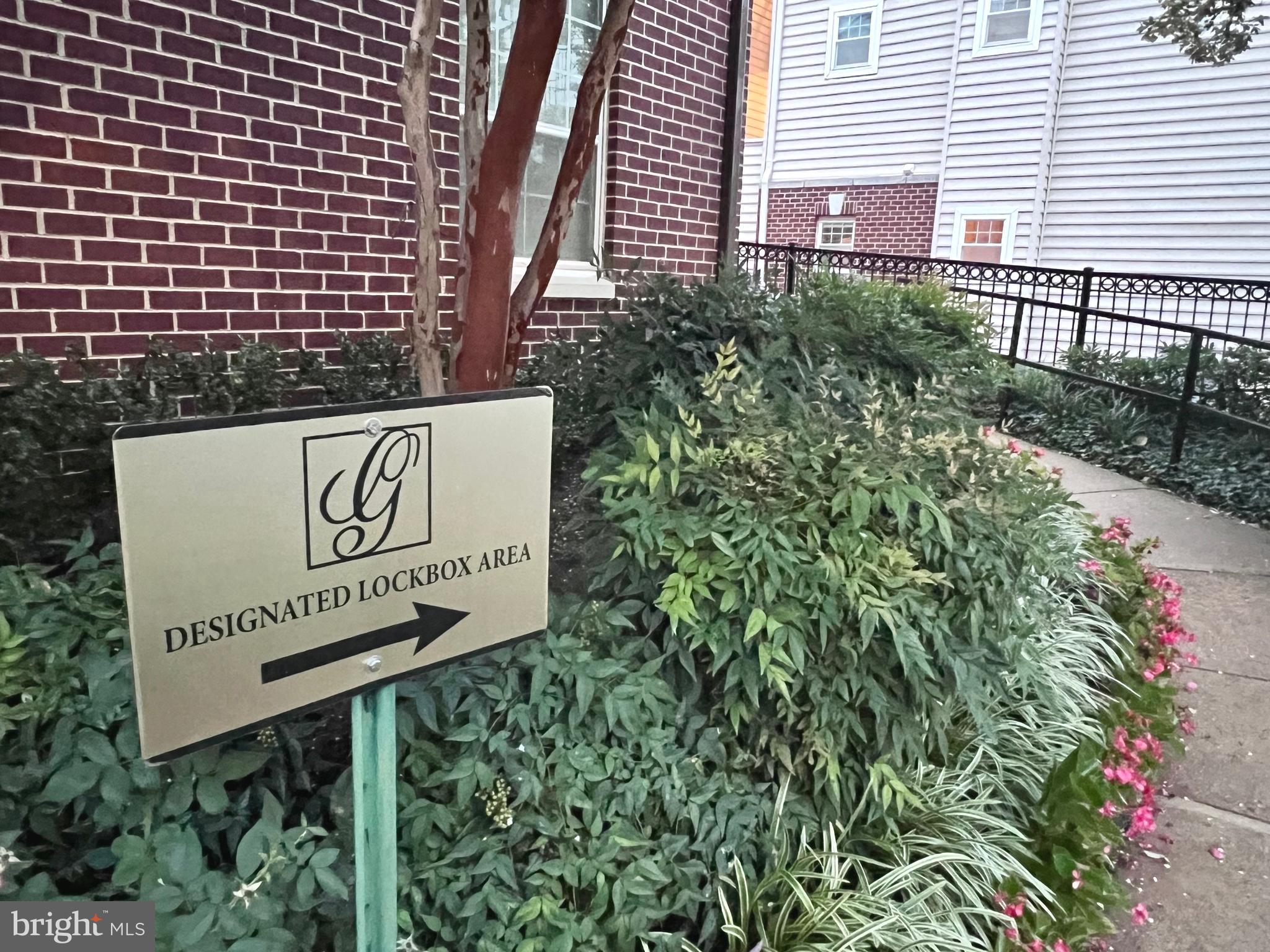 GATES OF MCLEAN - Residential Lease