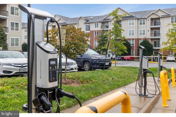 GATES OF MCLEAN - Residential Lease