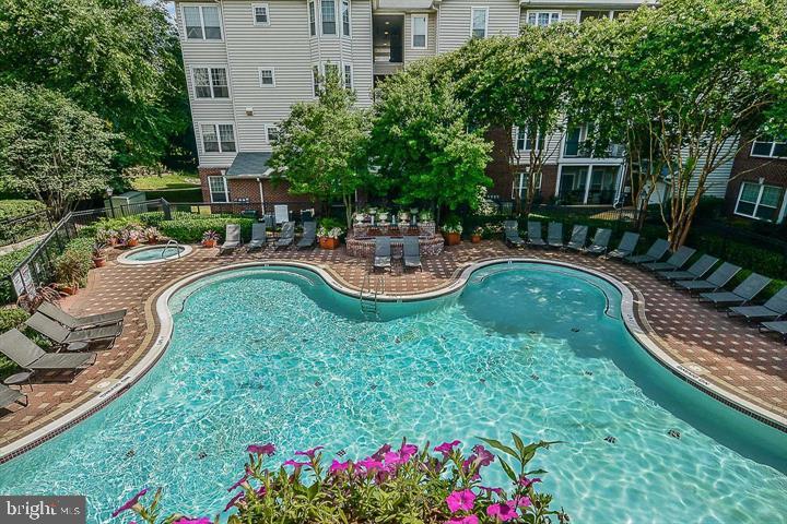 GATES OF MCLEAN - Residential Lease