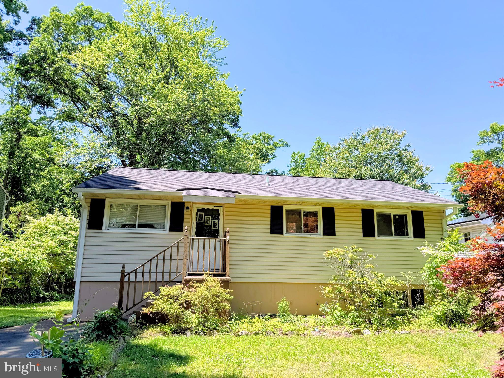 406 HOLLY DRIVE