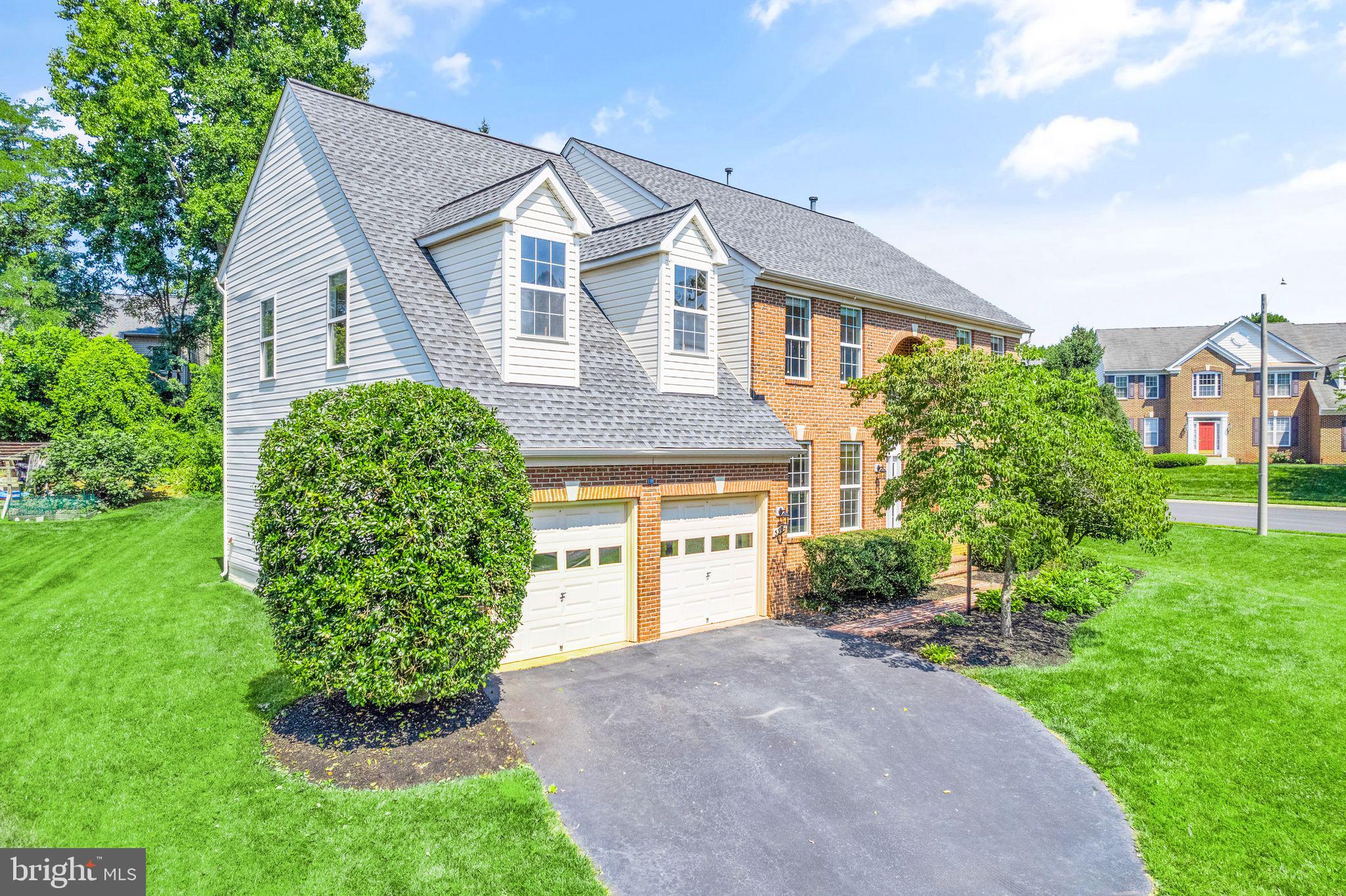 WOODLANDS OF FAIR LAKES - Residential