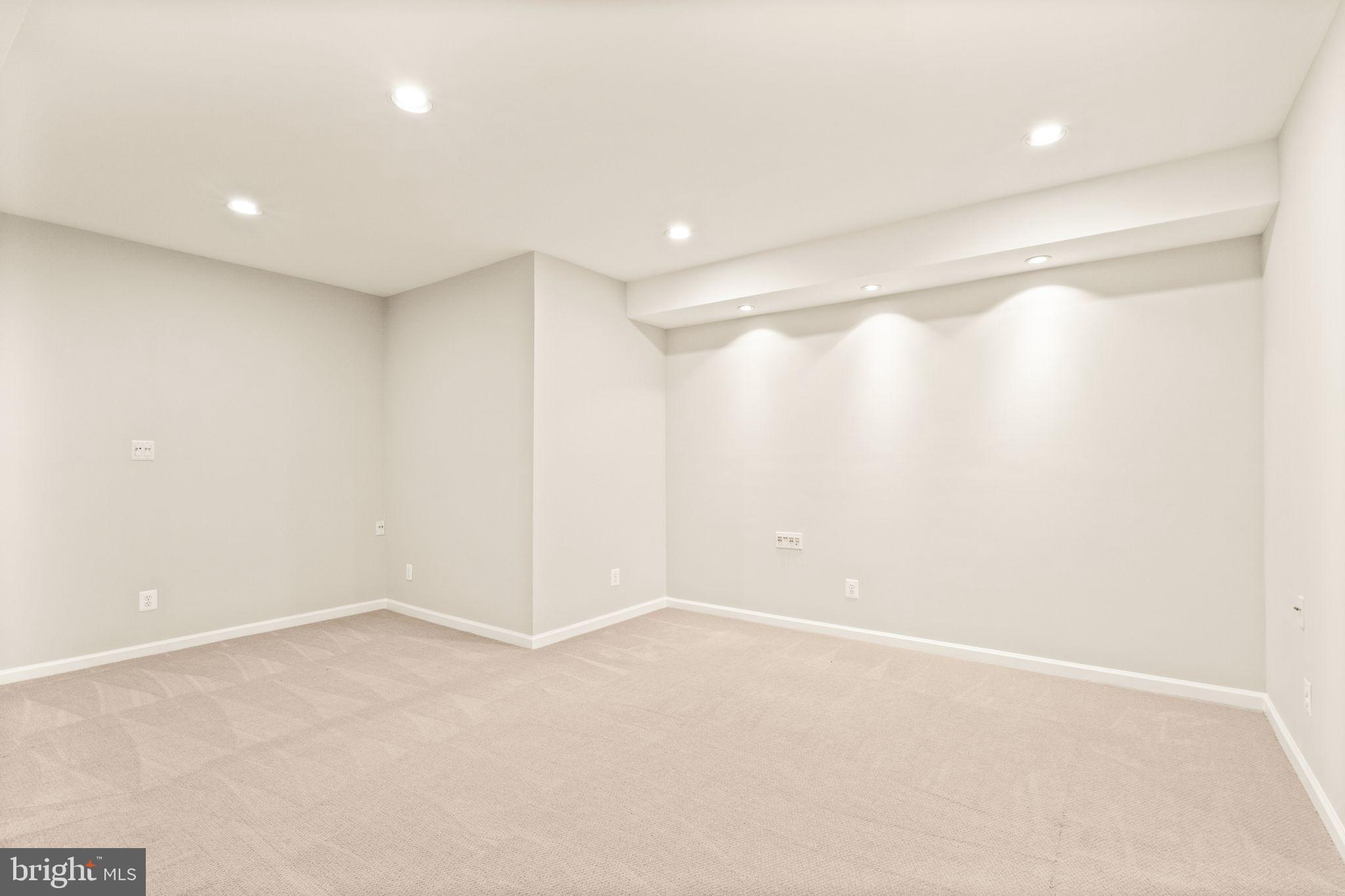 WOODLANDS OF FAIR LAKES - Residential