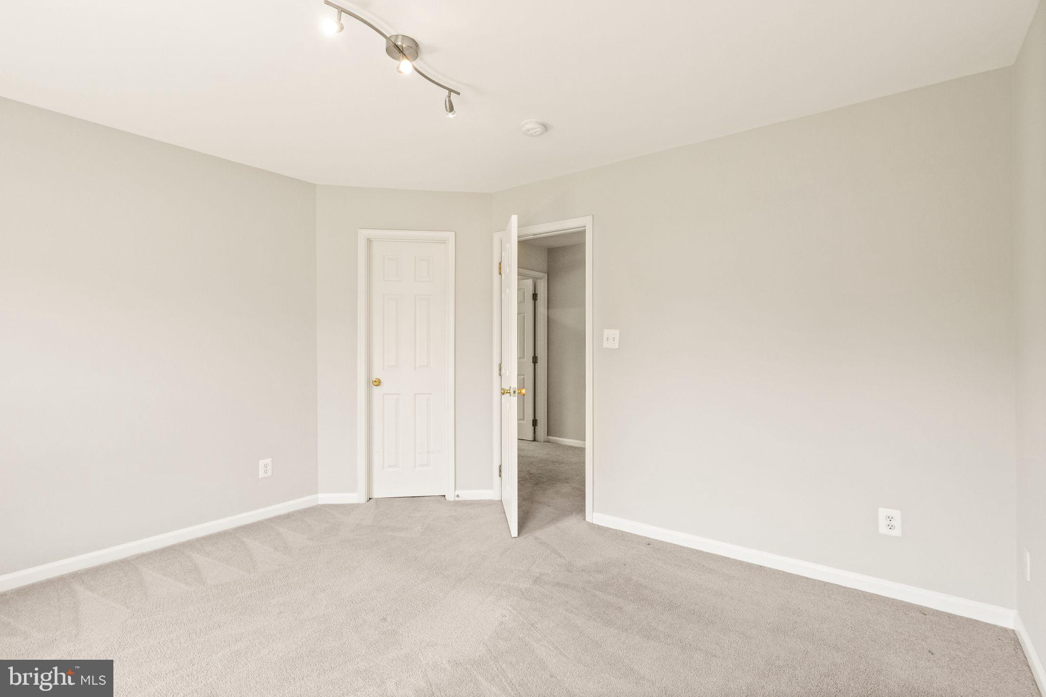 WOODLANDS OF FAIR LAKES - Residential