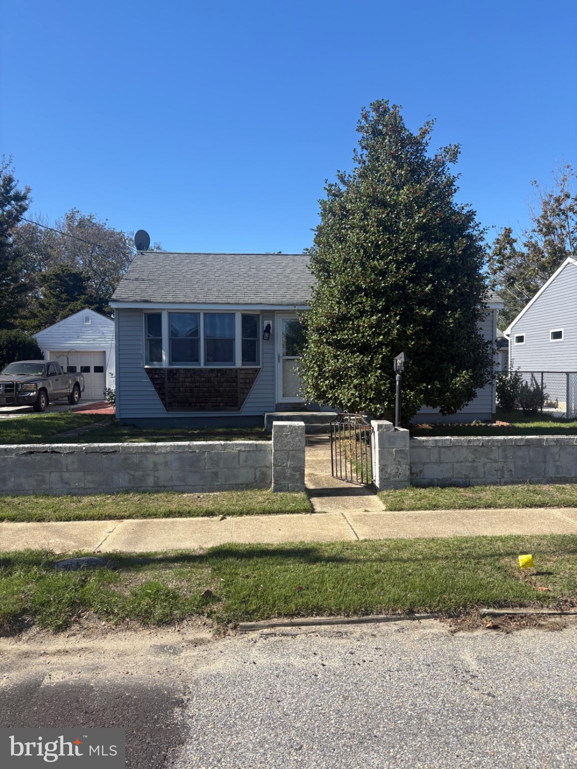 706 INDIAN AVENUE