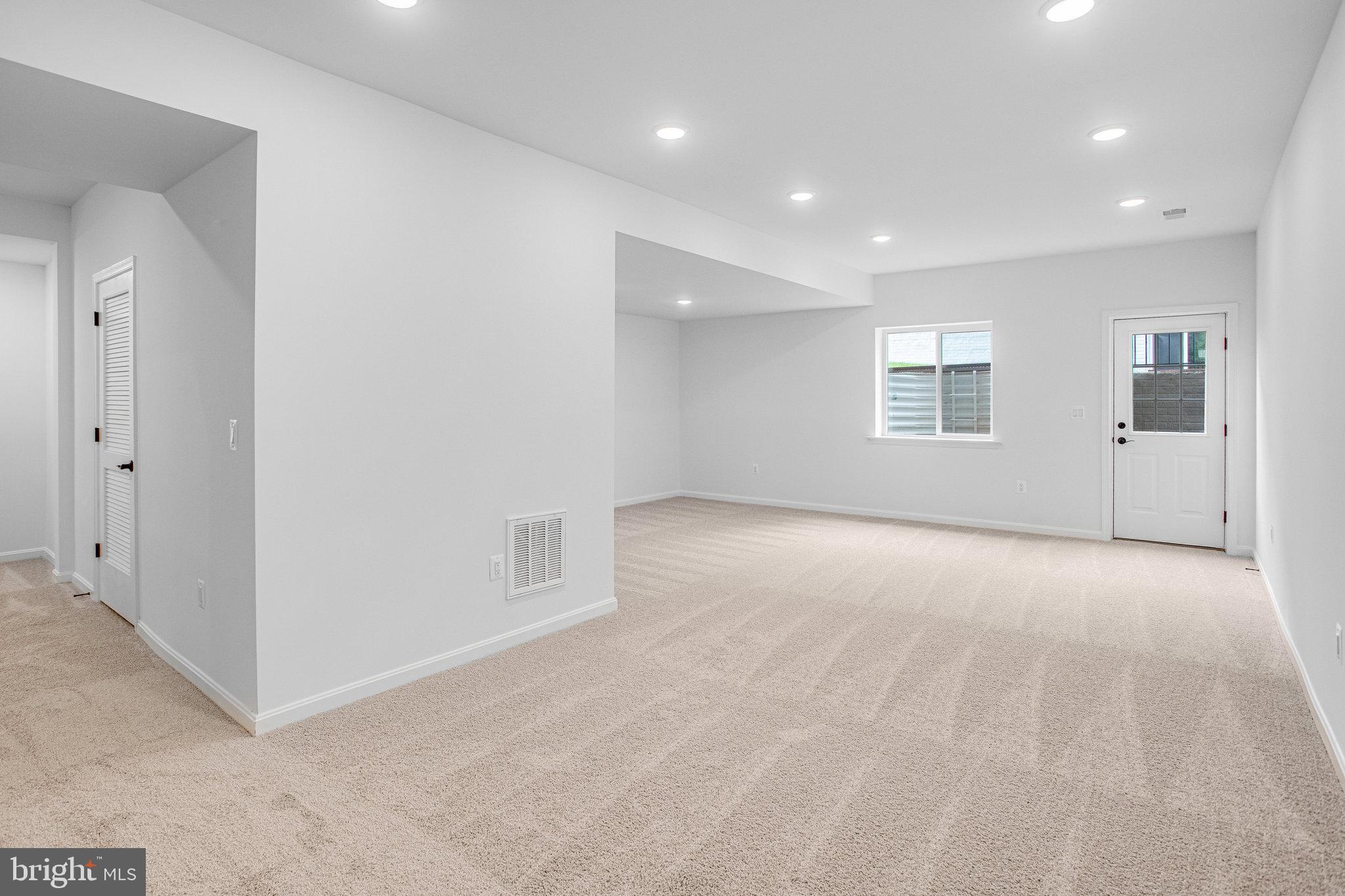 WILDERNESS SHORES - Residential