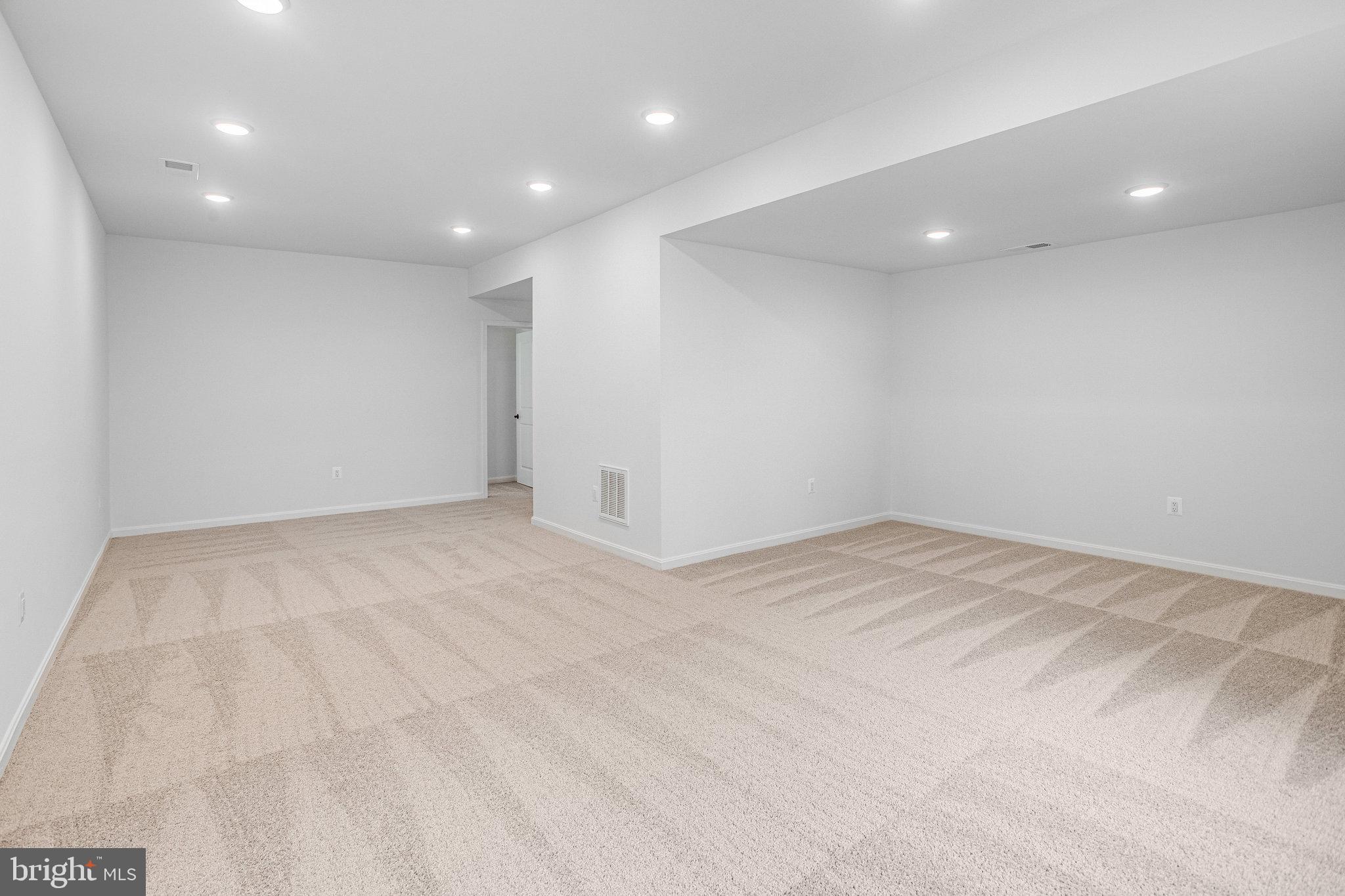 WILDERNESS SHORES - Residential