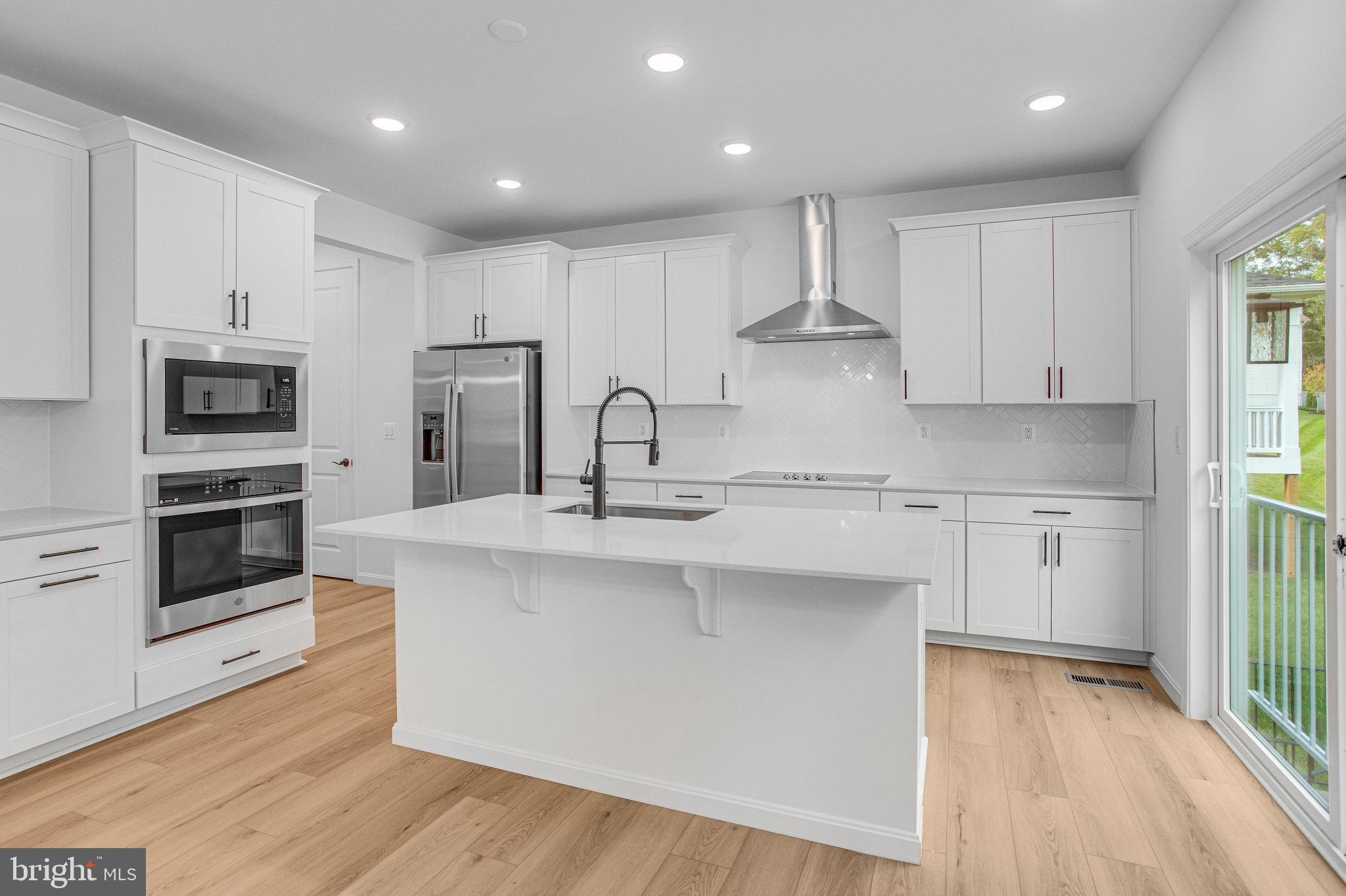 WILDERNESS SHORES - Residential