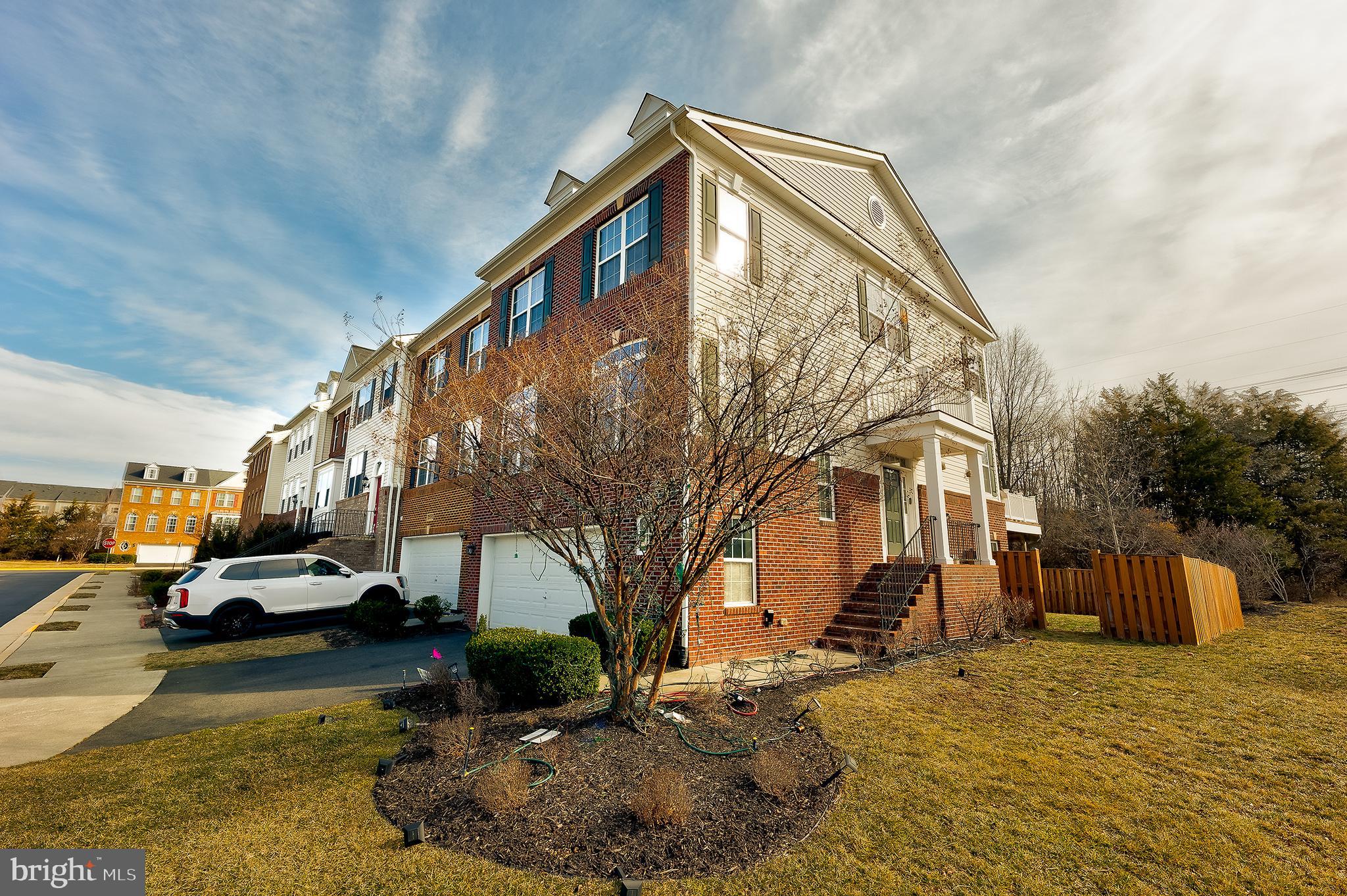 STRATSHIRE CROSSING - Residential