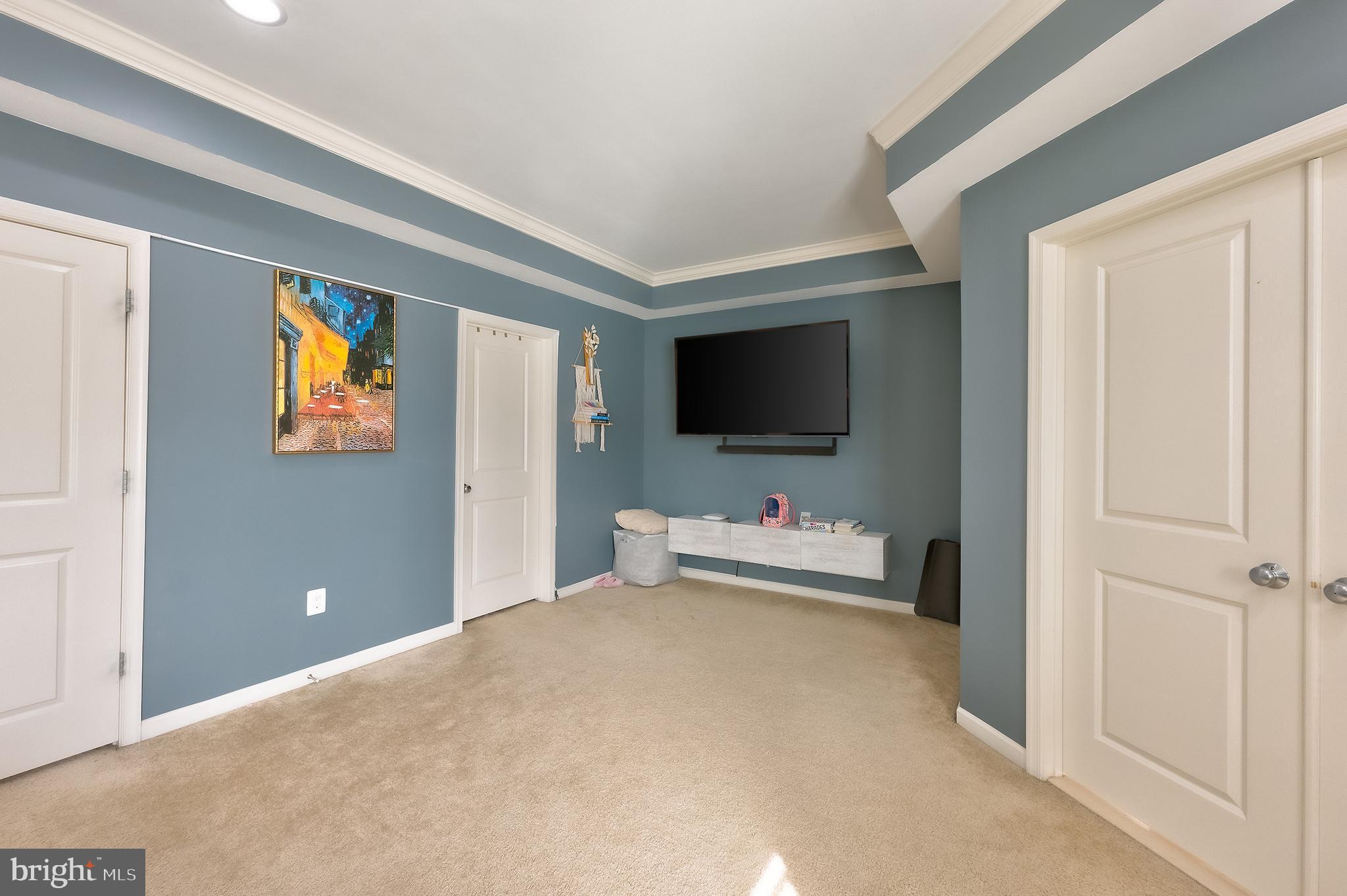 STRATSHIRE CROSSING - Residential