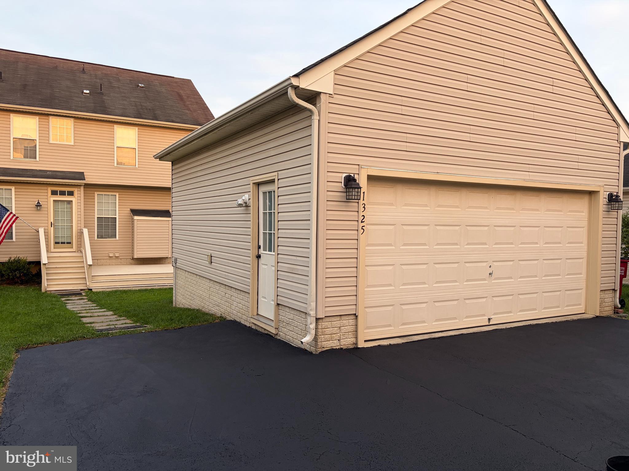 1325 STALLION STREET