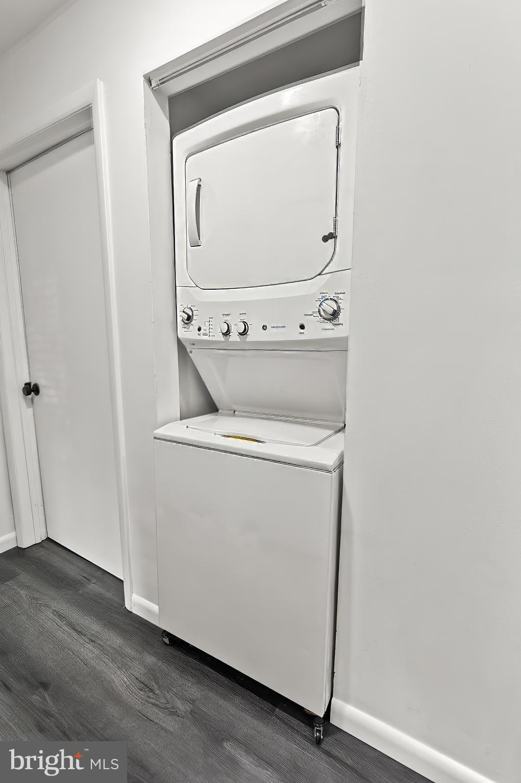 MAGNOLIA WOODS CONDOMINIUMS - Residential