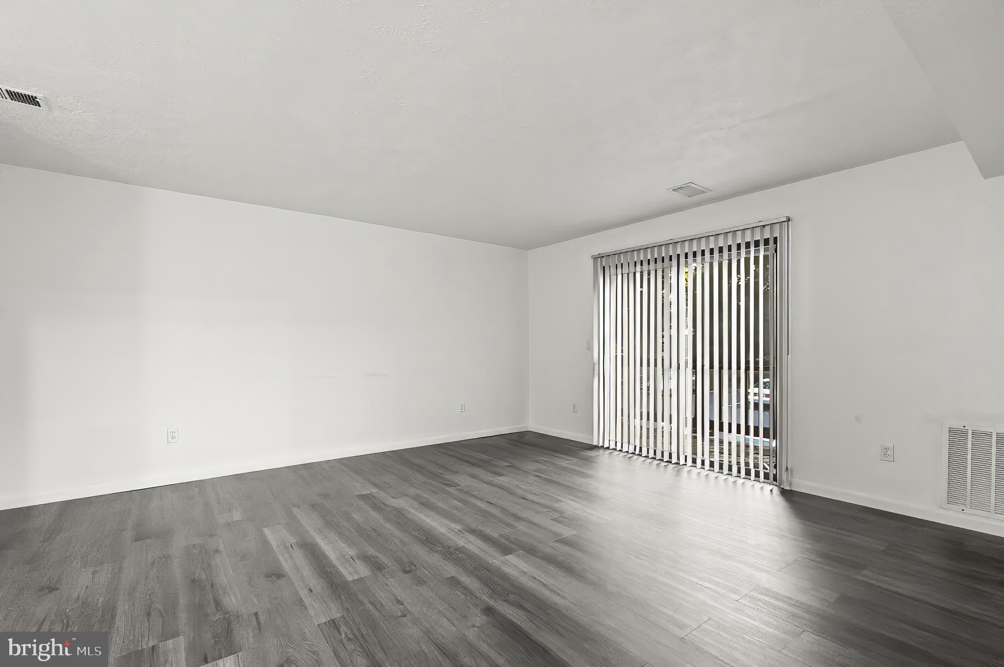 MAGNOLIA WOODS CONDOMINIUMS - Residential