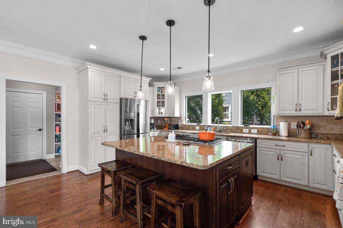 WEST VIENNA WOODS - Residential Lease