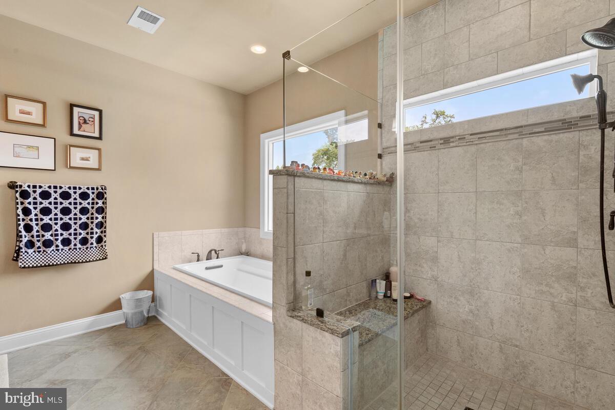 WEST VIENNA WOODS - Residential Lease