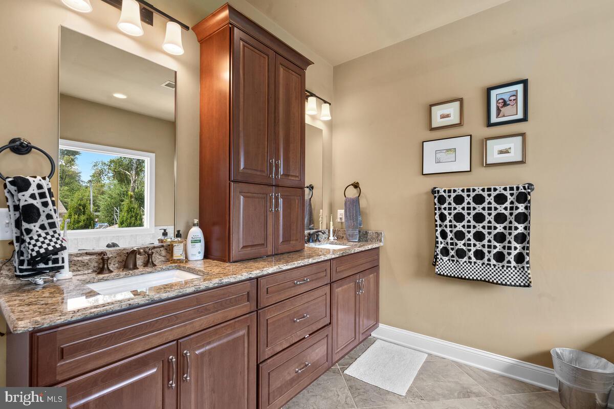 WEST VIENNA WOODS - Residential Lease