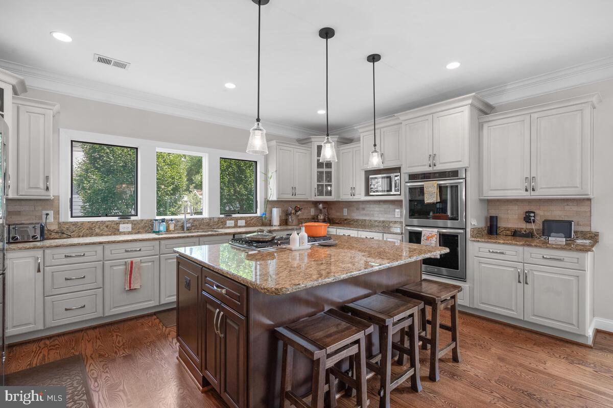 WEST VIENNA WOODS - Residential Lease