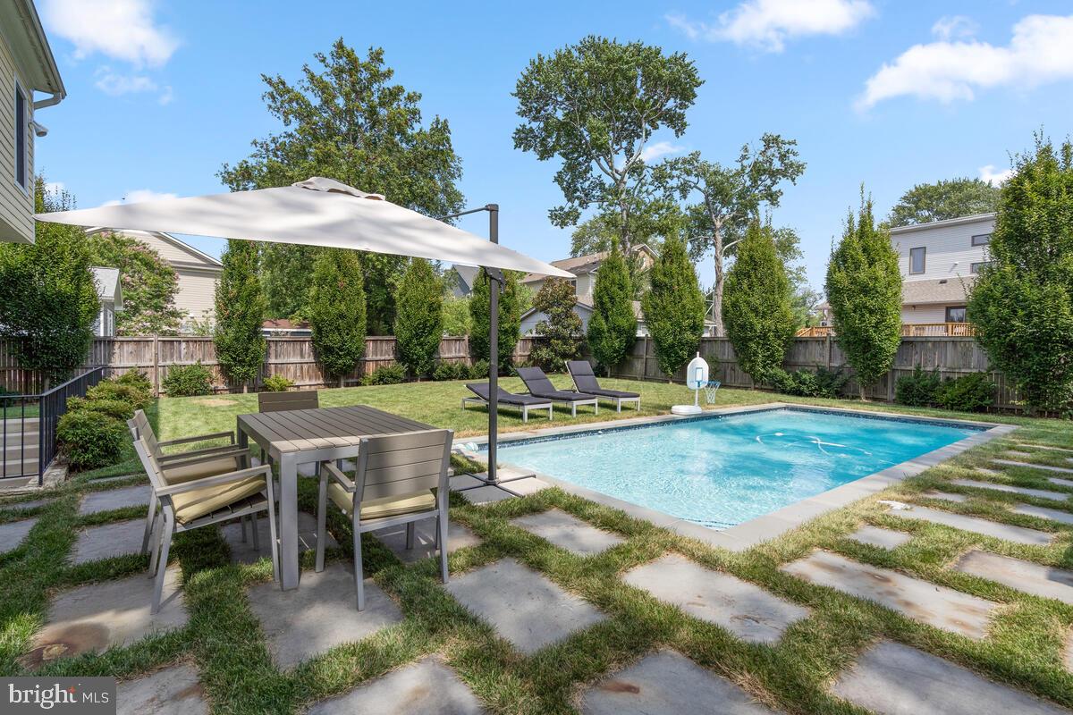 WEST VIENNA WOODS - Residential Lease