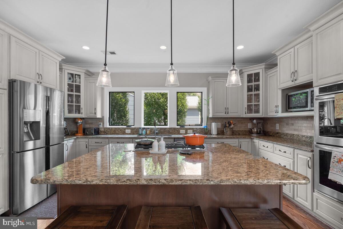 WEST VIENNA WOODS - Residential Lease