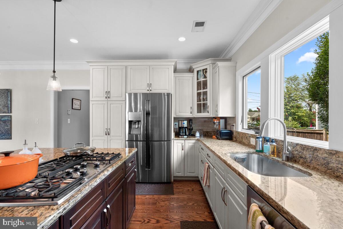 WEST VIENNA WOODS - Residential Lease