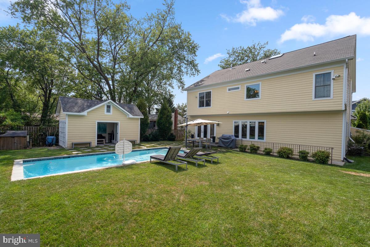 WEST VIENNA WOODS - Residential Lease