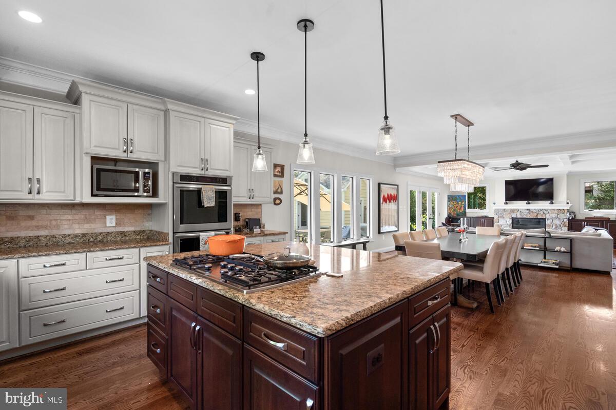 WEST VIENNA WOODS - Residential Lease