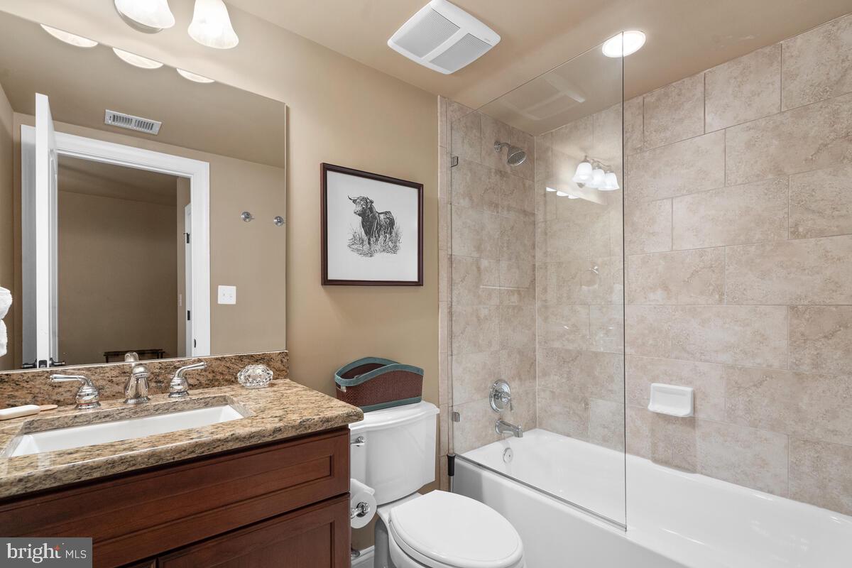 WEST VIENNA WOODS - Residential Lease