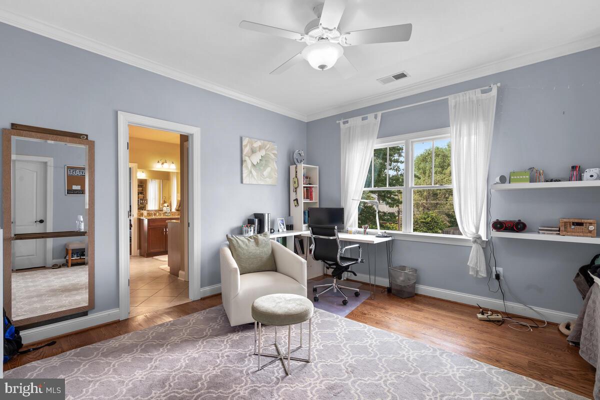 WEST VIENNA WOODS - Residential Lease