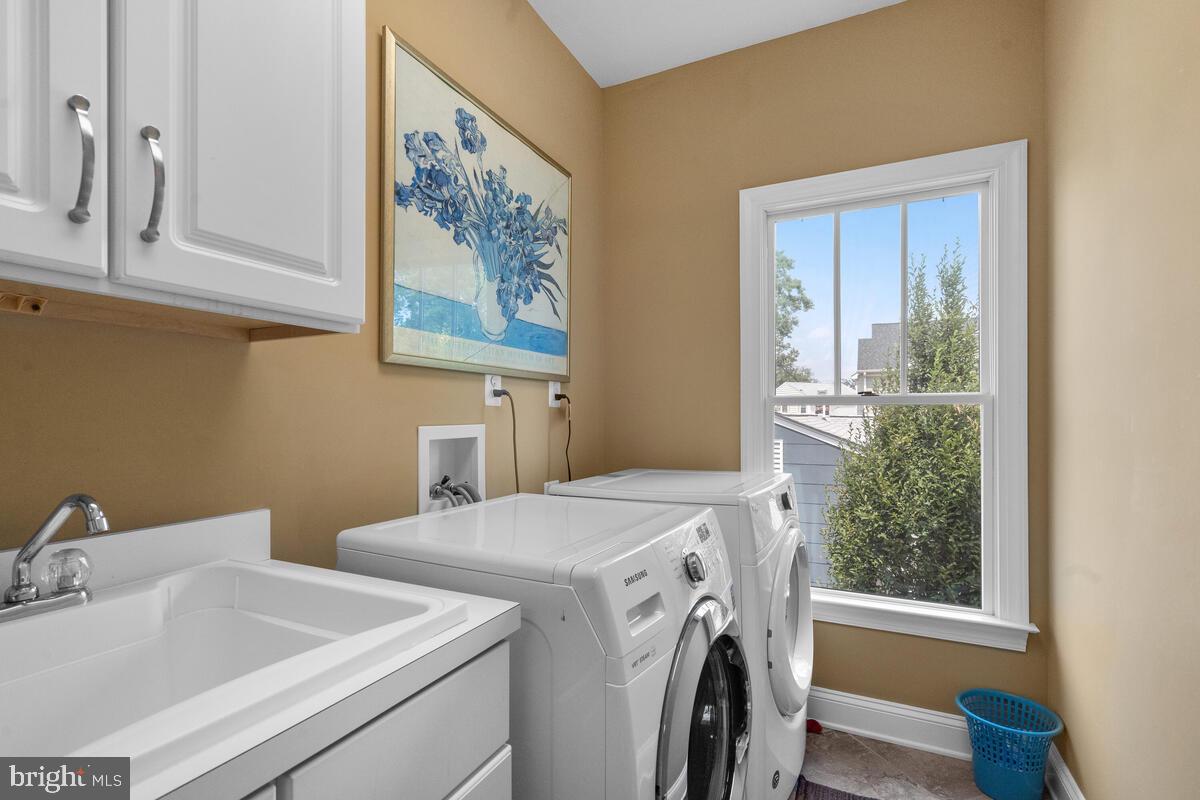 WEST VIENNA WOODS - Residential Lease