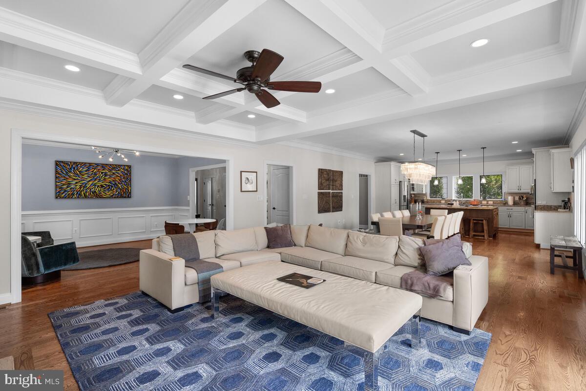 WEST VIENNA WOODS - Residential Lease