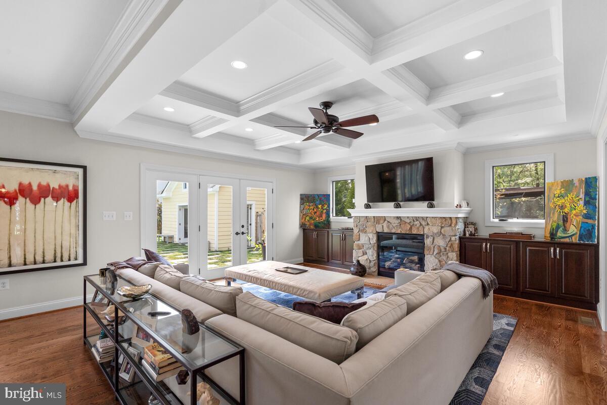 WEST VIENNA WOODS - Residential Lease