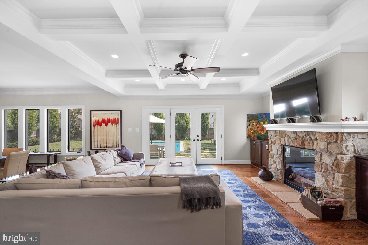 WEST VIENNA WOODS - Residential Lease